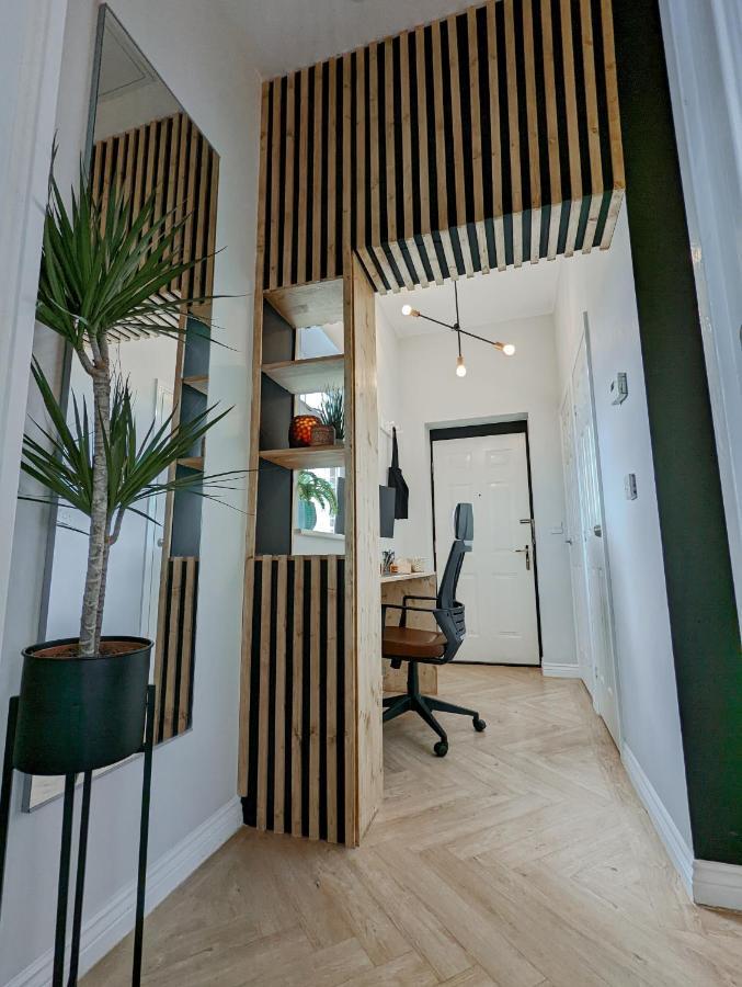 Spacious, Mid-Century 1 Bedroom Apartment Quedgeley Exteriér fotografie